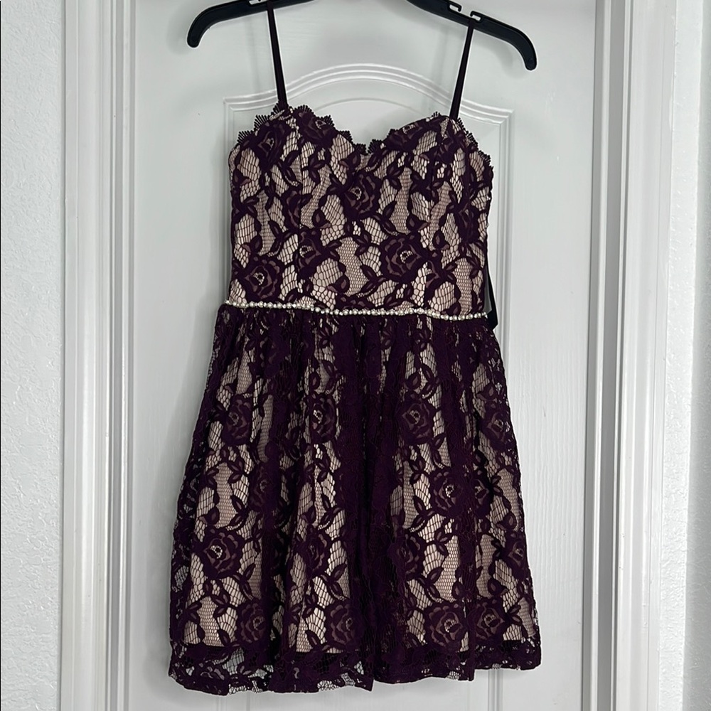 Juniors Elegant Lace Dress – Jodi Kristopher – Size 7 – Plum/Nude – NWT